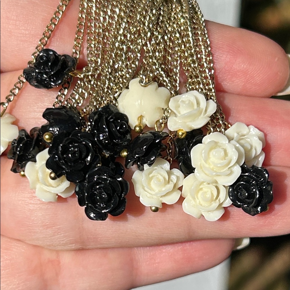 Hand-made White Beaded Necklace with Gold Tassel ya